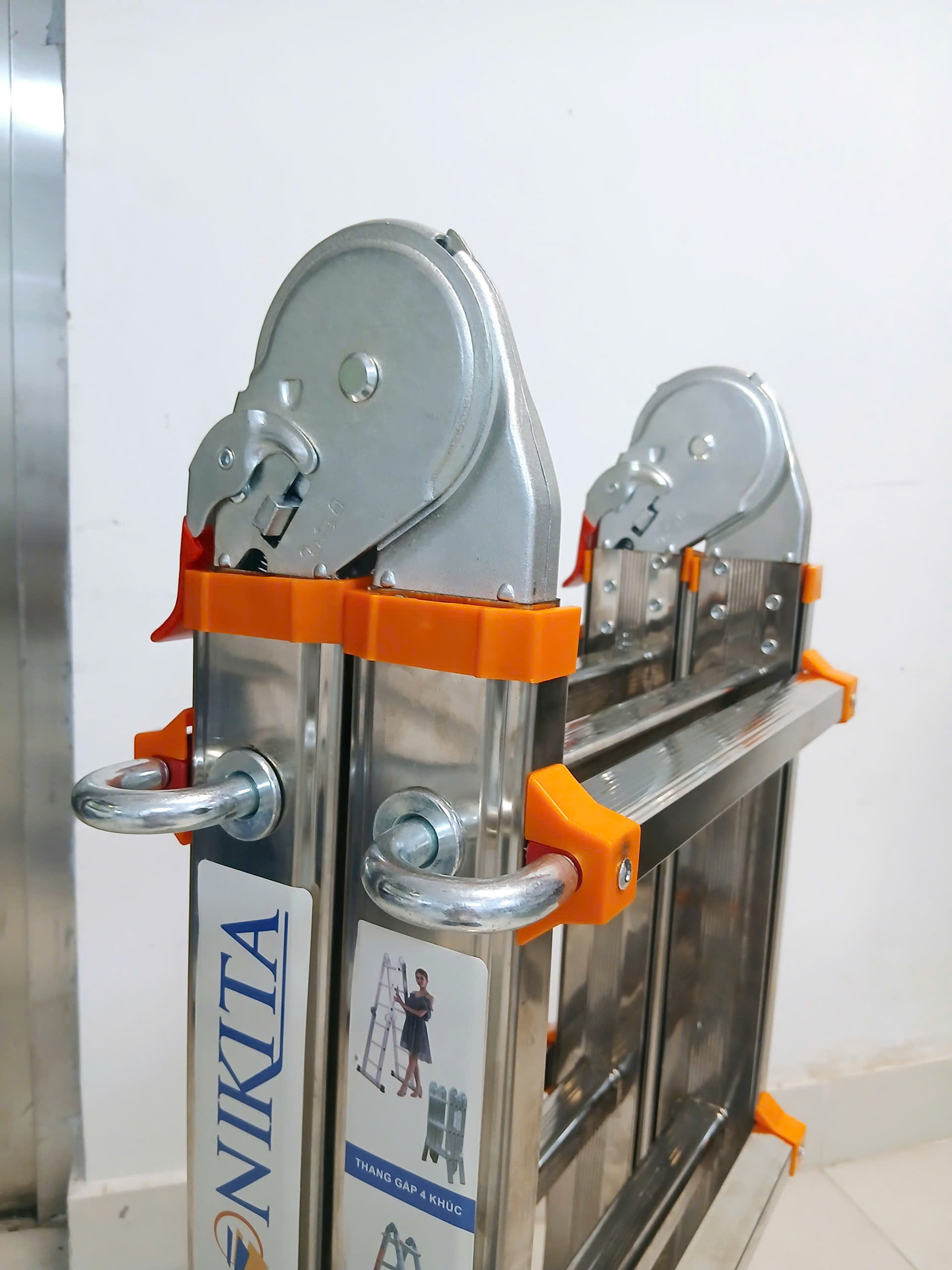 Hình ảnh thực tế Thang Trượt Inox 3 bậc 6