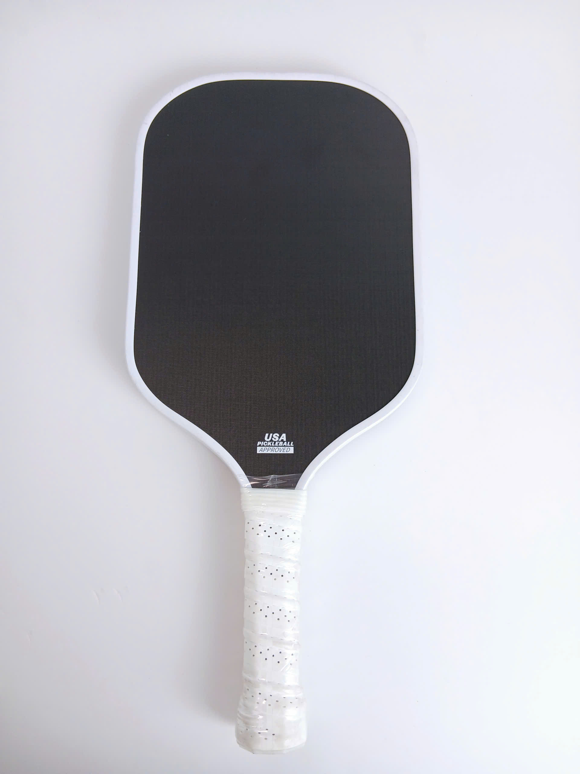 T700 trắng đen 7
