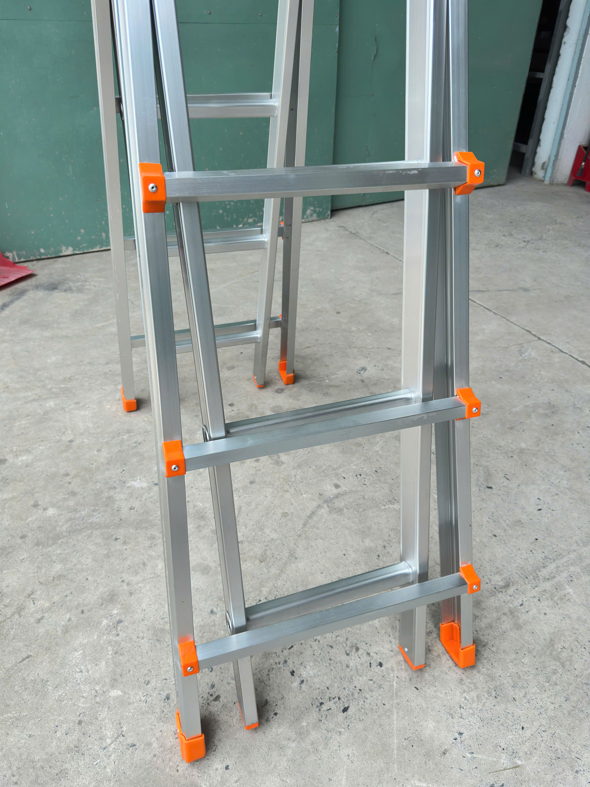 Hình ảnh thực tế thang AM06 9